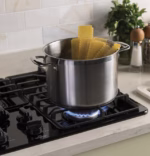 GE GE(R) 36" Built-In Gas Cooktop with Dishwasher-Safe Grates JGP3036DLBB (4)