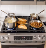 GE GE(R) 30" Slide-In Front Control Gas Range with Crisp Mode GGS500SVSS (11)