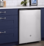 GE GE(R) ENERGY STAR(R) Compact Refrigerator GCE06GSHSB (5)